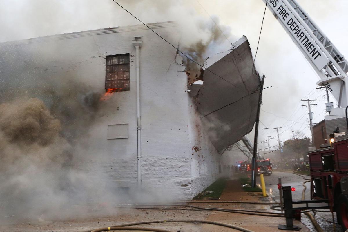 Five-alarm fire destroys St. Louis warehouse