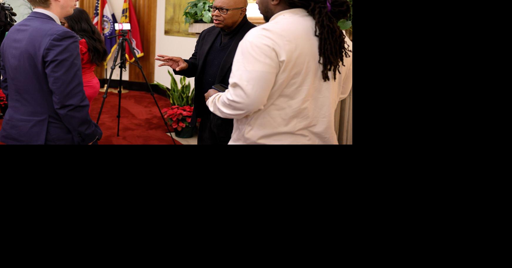 St. Louis mayor's press secretary to step down