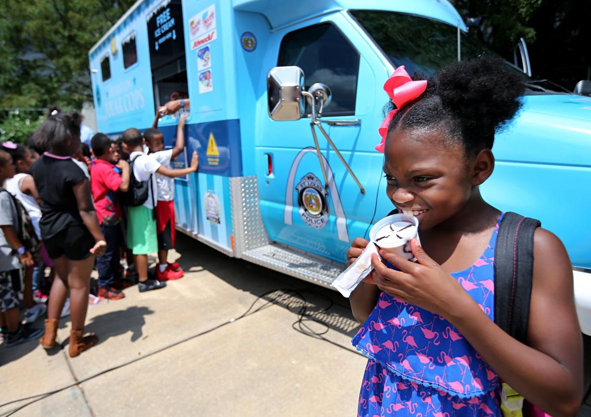 Operation Polar Cops, St. Louis police give free ice cream to kids
