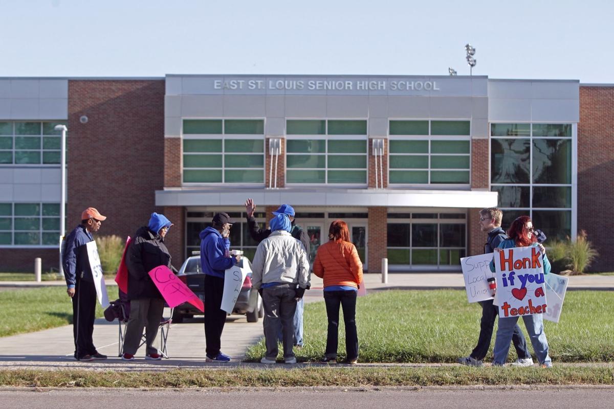 East St. Louis teachers and district to meet with federal mediator
