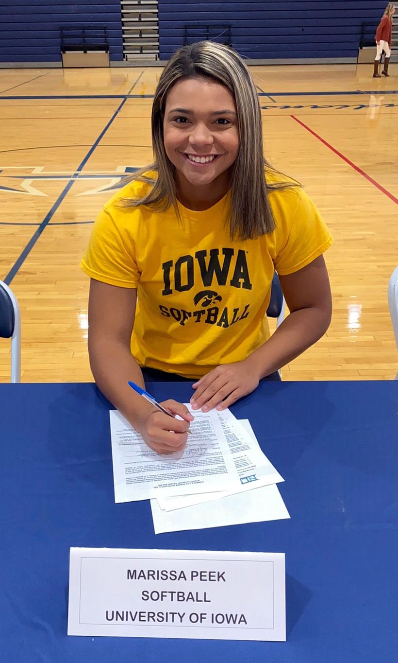 Holt Catcher Peek Excited To Share Her School Spirit With Iowa Recruiting Stltoday Com