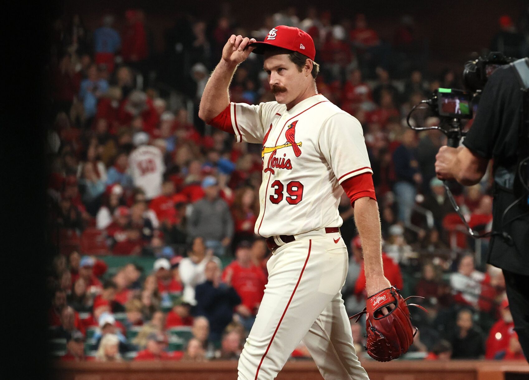 Goold As costs soar, Cardinals must enter race for arms to fill wide-open 2024 rotation
