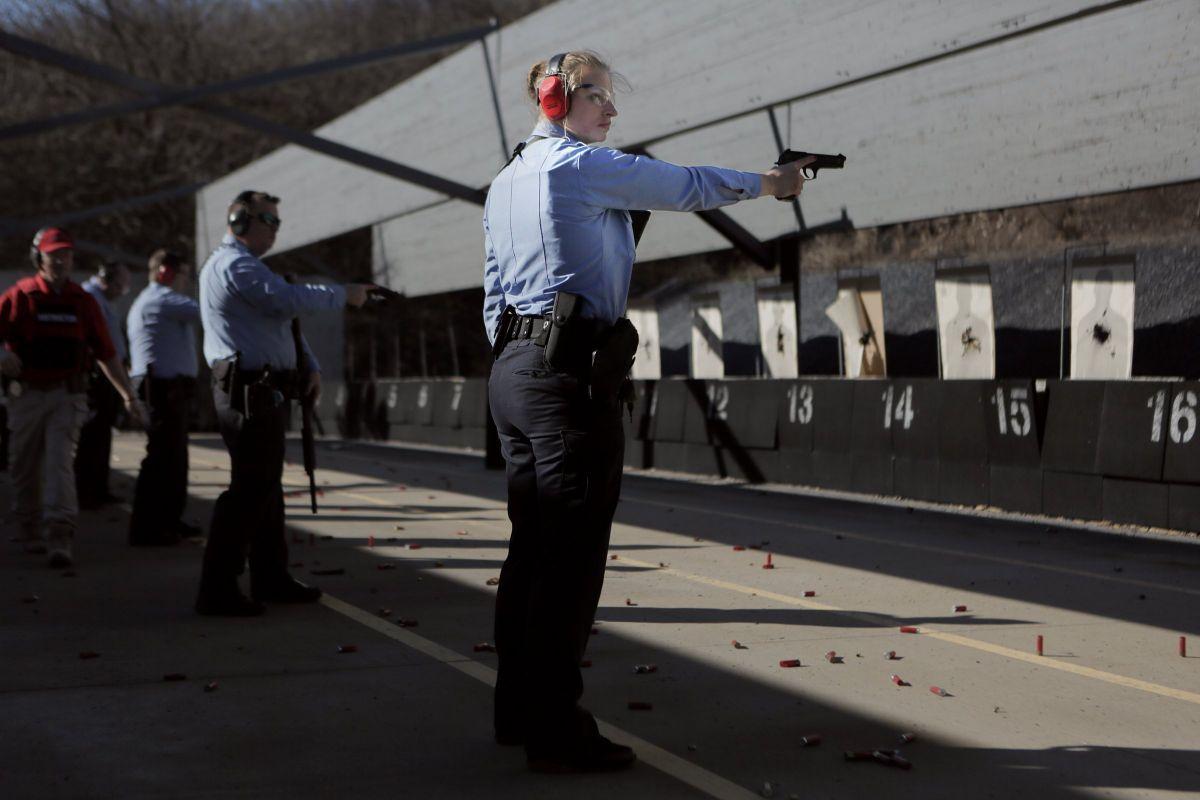 White officers slower to shoot black suspects, new study finds Law