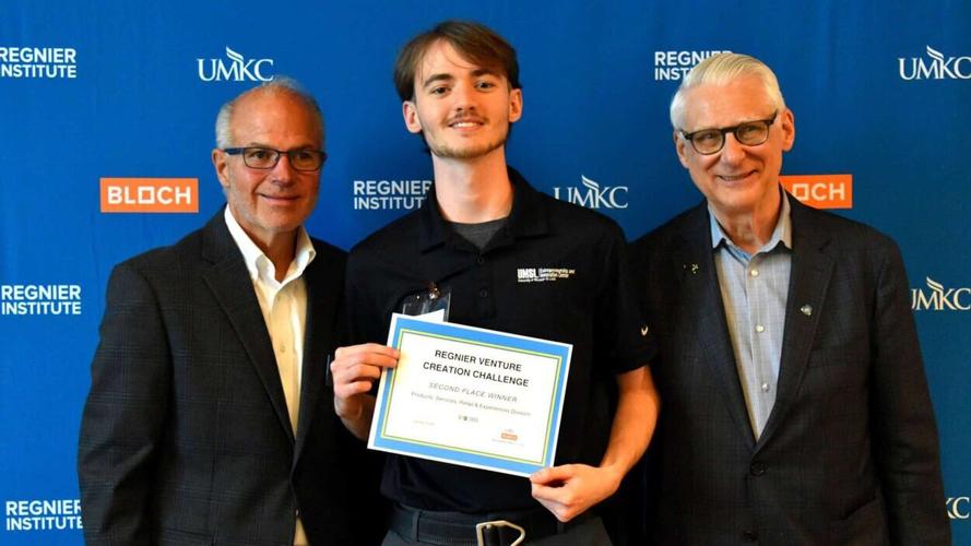 UMSL students earn awards, recognition for innovative business ideas at regional pitch competition