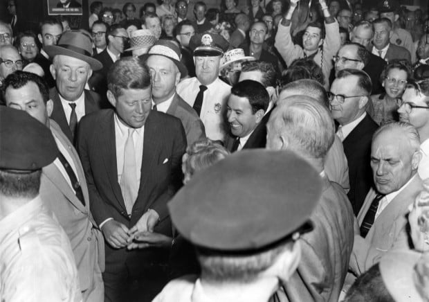 In 1960, Kennedy and Nixon got up close with supporters in St. Louis