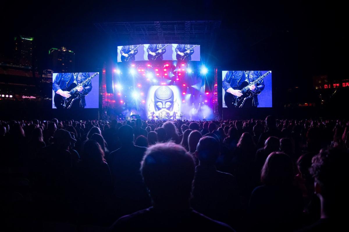 Journey, Def Leppard revisit their ’80s heyday at Busch Stadium | Concert reviews | www.waterandnature.org