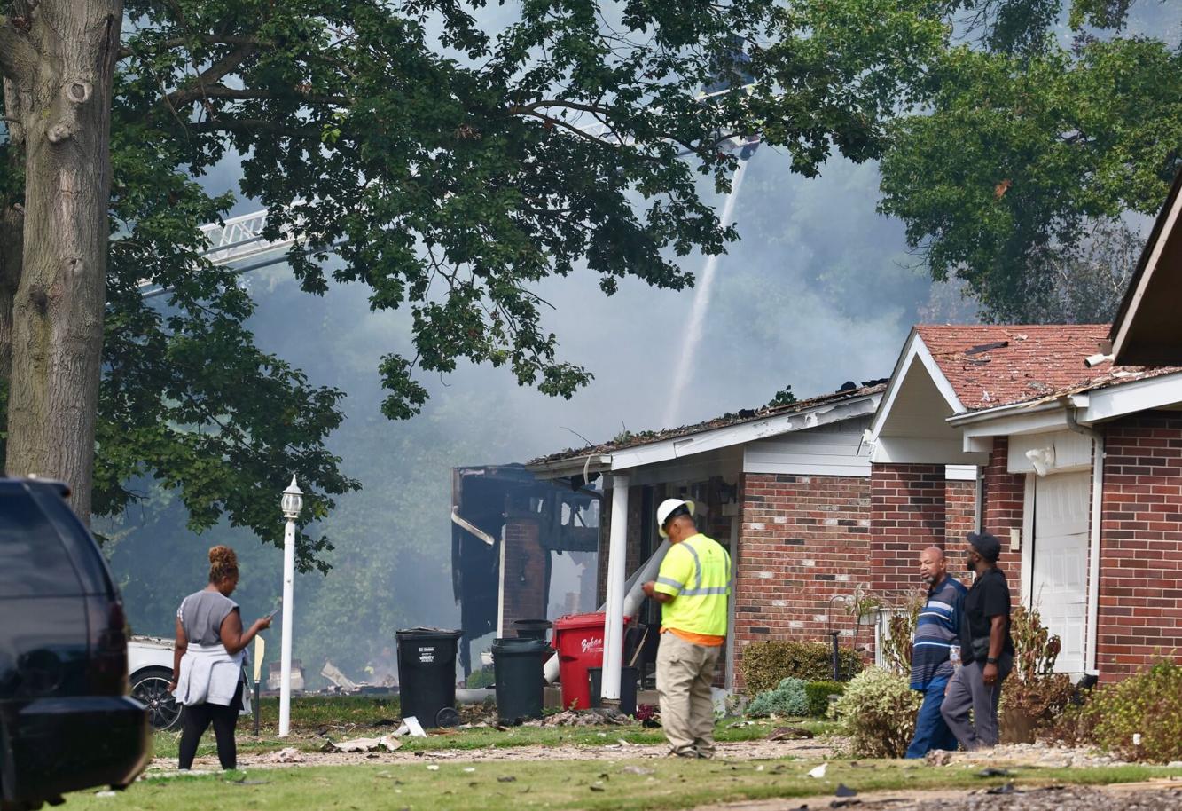 Explosion in north St. Louis County destroys 3 homes