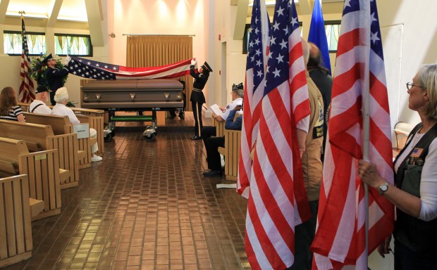 Strangers pay respects at homeless vet's Missouri funeral | Metro