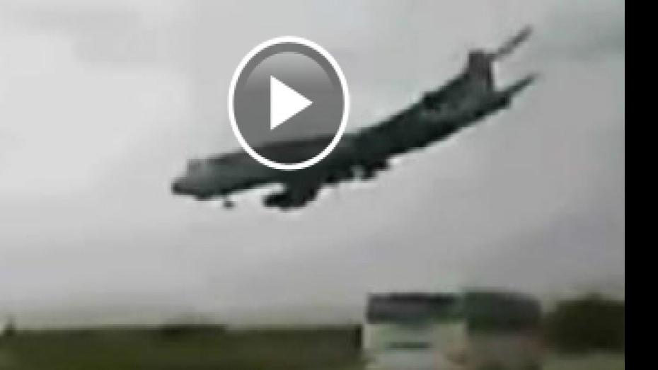 Video appears to show plane in Afghanistan falling out of sky Videos