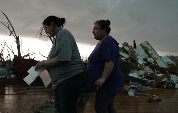 Joplin tornado turns city upside down