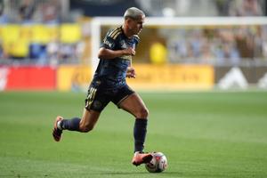 U.S. soccer roster for game in St. Louis combines veterans with new faces as new cycle begins