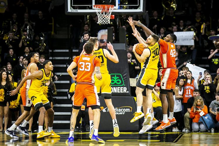 Illinois Iowa Basketball