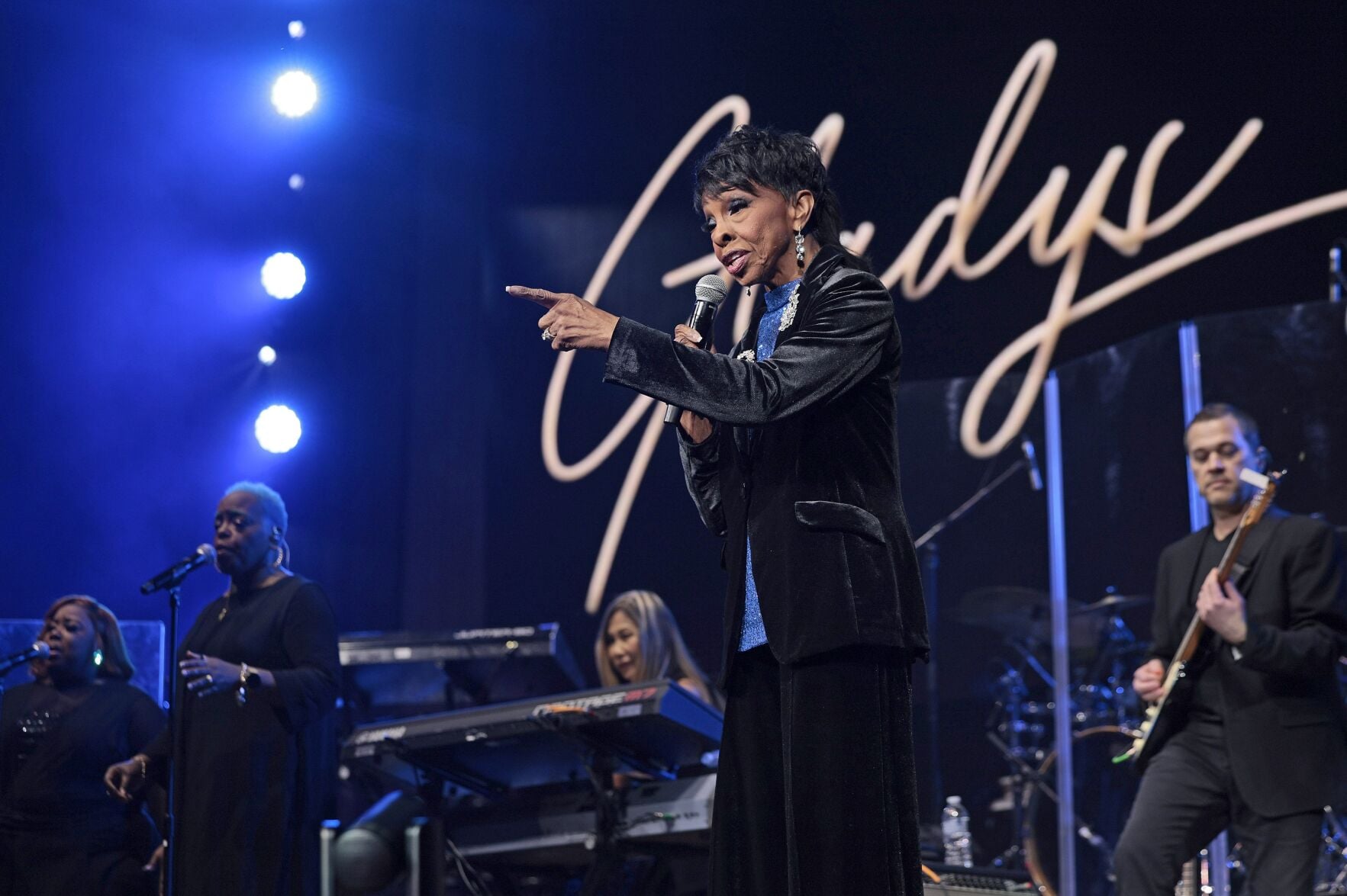 Legendary singers descend on Enterprise Center for Queens Concert