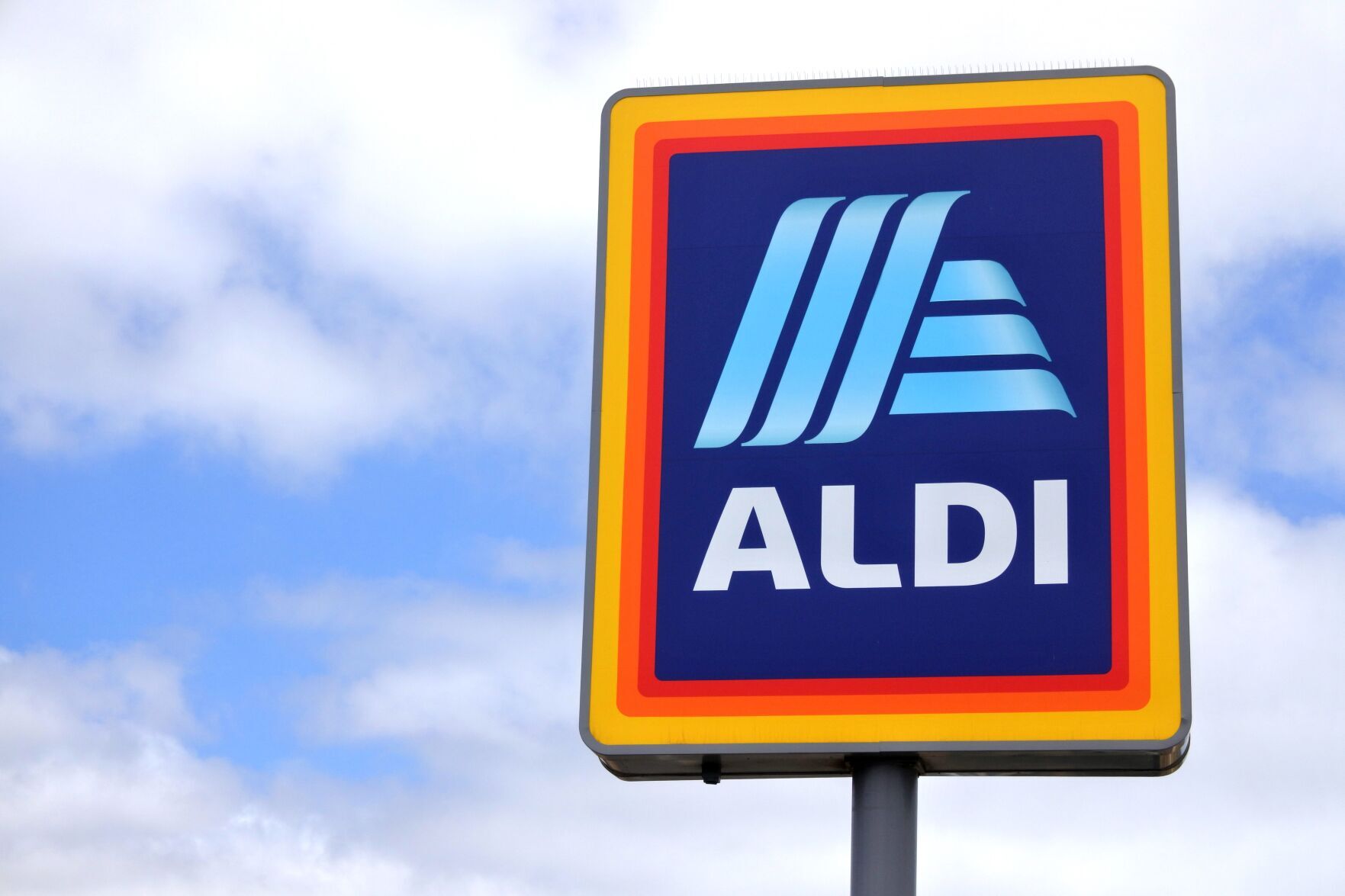 Aldi moves its Crestwood store to a new location 1 mile west