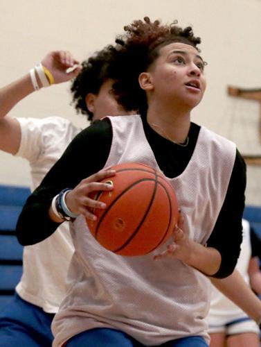 St. Louis University women's basketball team practices for upcoming NCAA tournament