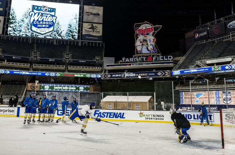 Blues defeat Wild 6-4 in 2022 Winter Classic, coldest game in NHL