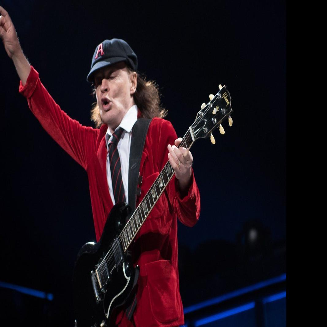 Unstoppable Ac Dc Is Rock Solid At Scottrade Concert Reviews Stltoday Com