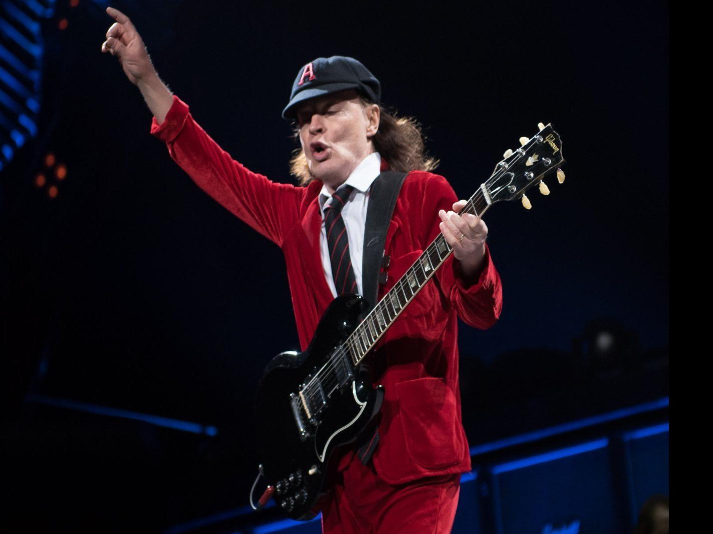 Unstoppable Ac Dc Is Rock Solid At Scottrade Concert Reviews Stltoday Com