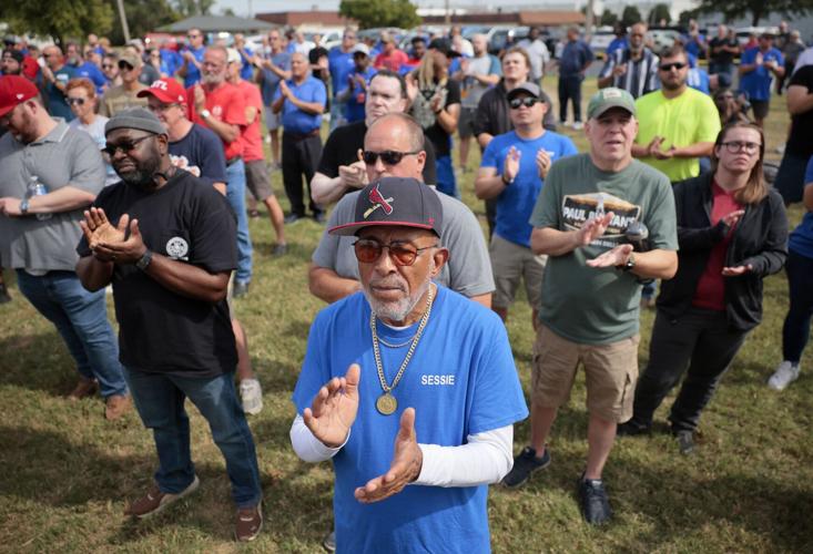 IAM workers hold rally of solidarity