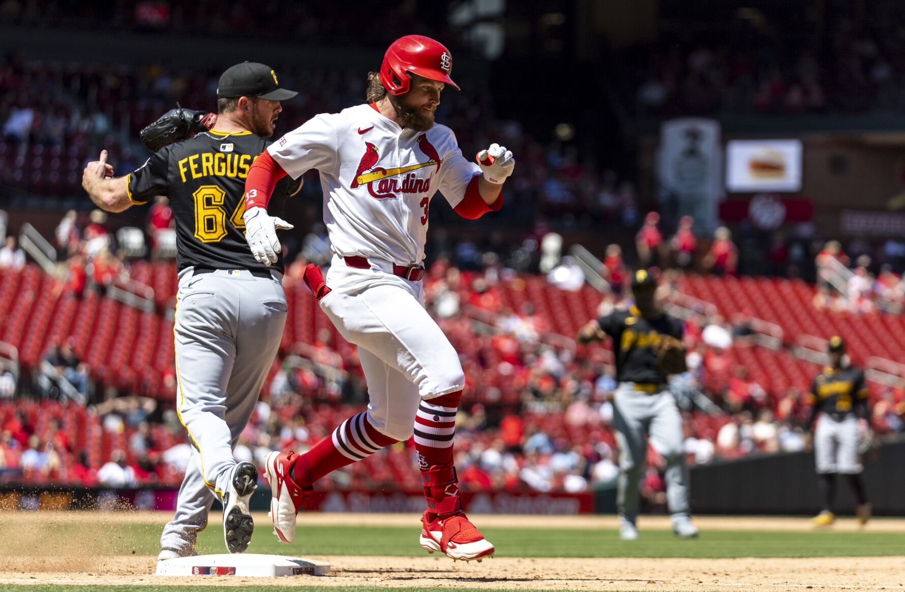 ѿý Cardinals finish series against Pittsburgh Pirates