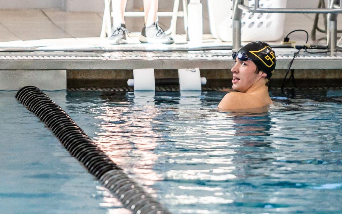 Emerging Fort Zumwalt East holds off larger schools to win Fort Zumwalt