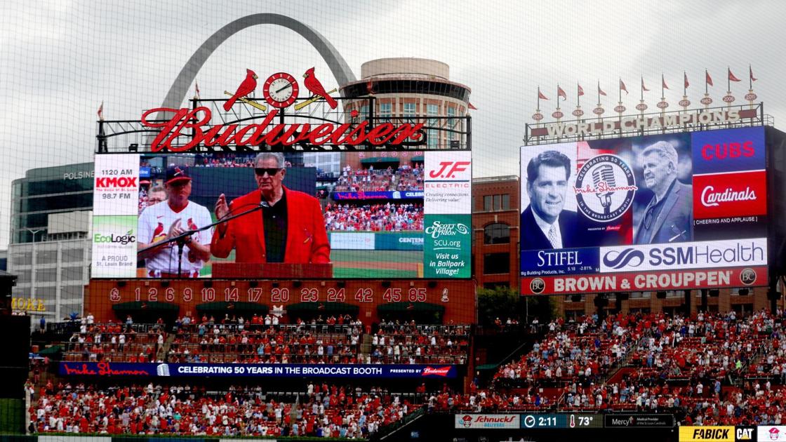 Shannon overcome with emotion when honored before Cardinals' final game