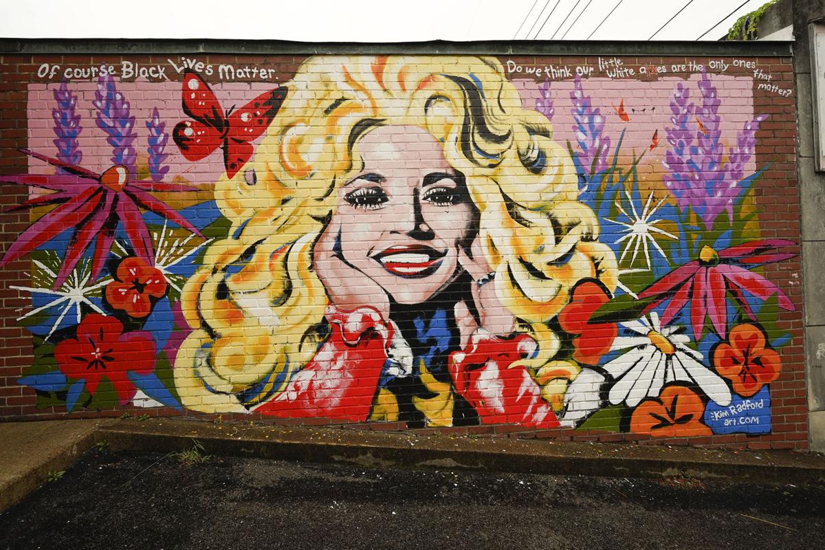 Dolly Parton Mural
