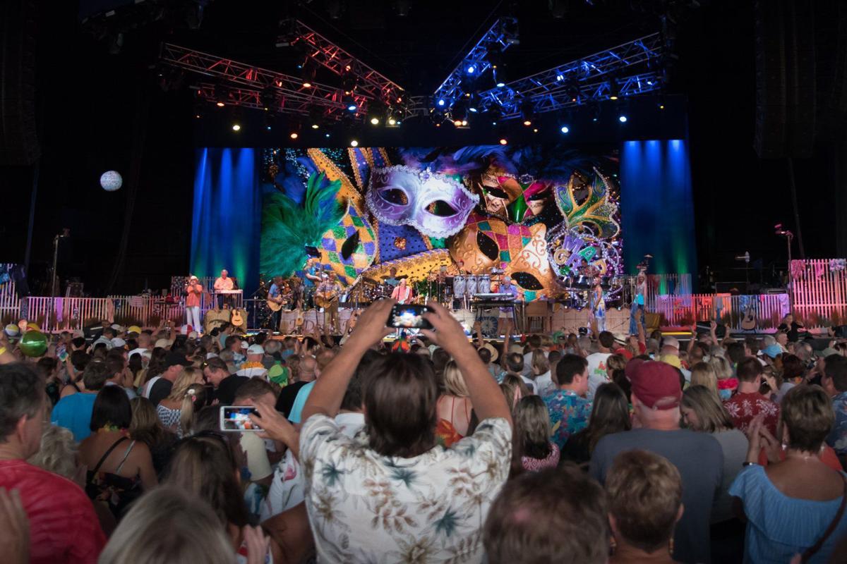 Jimmy Buffett Keeps The July Fourth Party Rolling At Hollywood