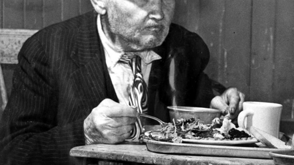 A Look Back • During Depression, St. Louis Christmas dinners fed thousands