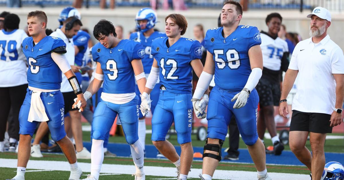 Image for article Ladue builds momentum after opening loss; Edwardsville gets first win Football notebook