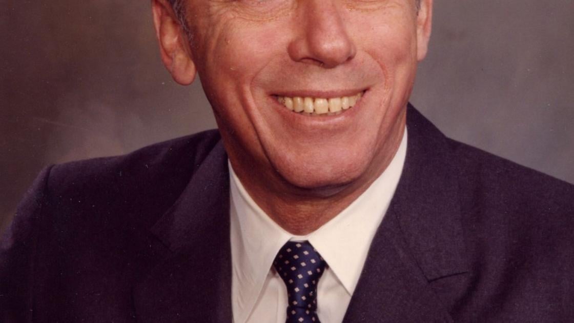 Donald E. Lasater, former head of Mercantile Bank, dies at 90