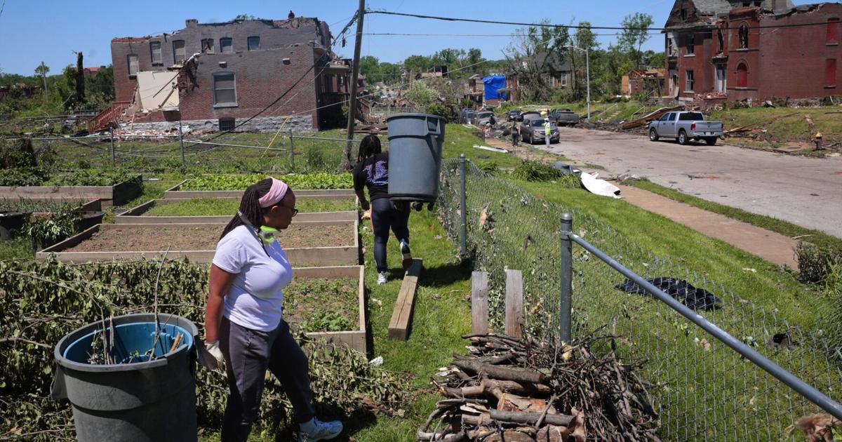 Messenger: A siren is blaring in storm-weary America. Is Trump ...