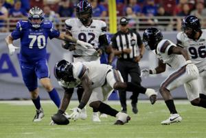 St. Louis Battlehawks take on Dallas Renegades in regular season game