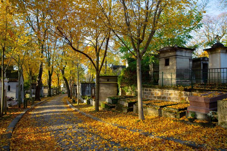 Pere Lachaise in Fall