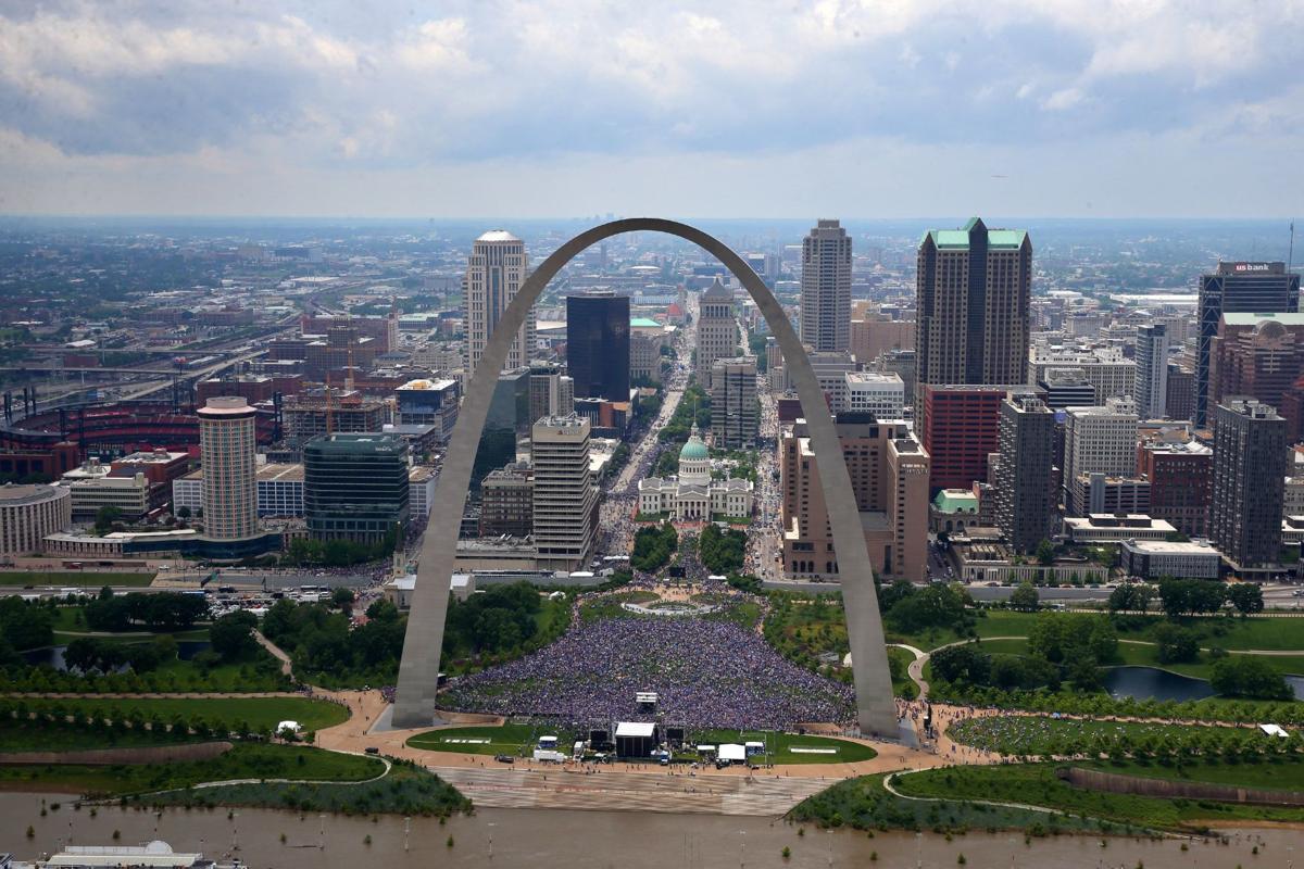 St. Louis still getting smaller, but richer, too