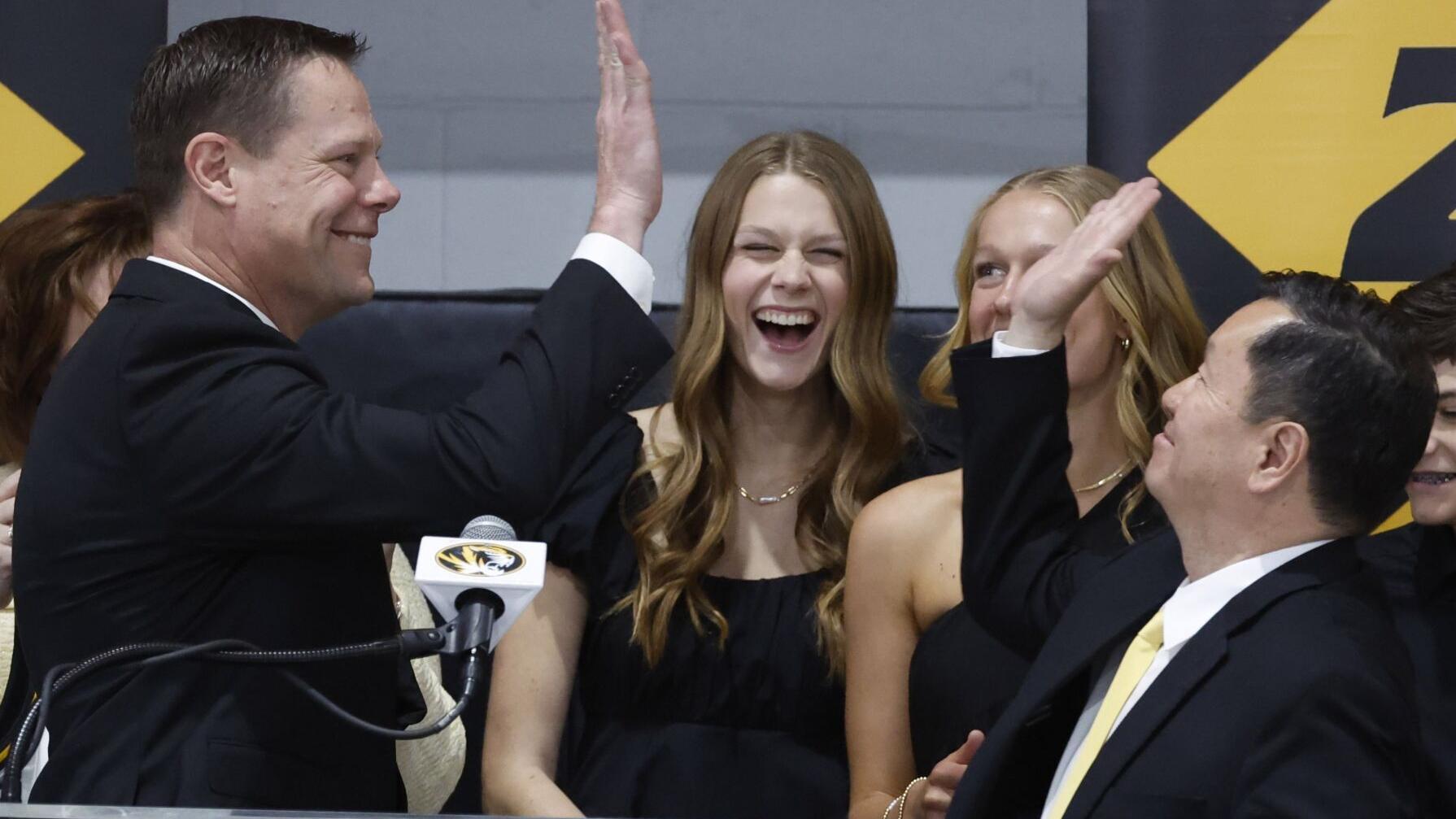 Mizzou admin expects athletics department to operate close to black, require financial support