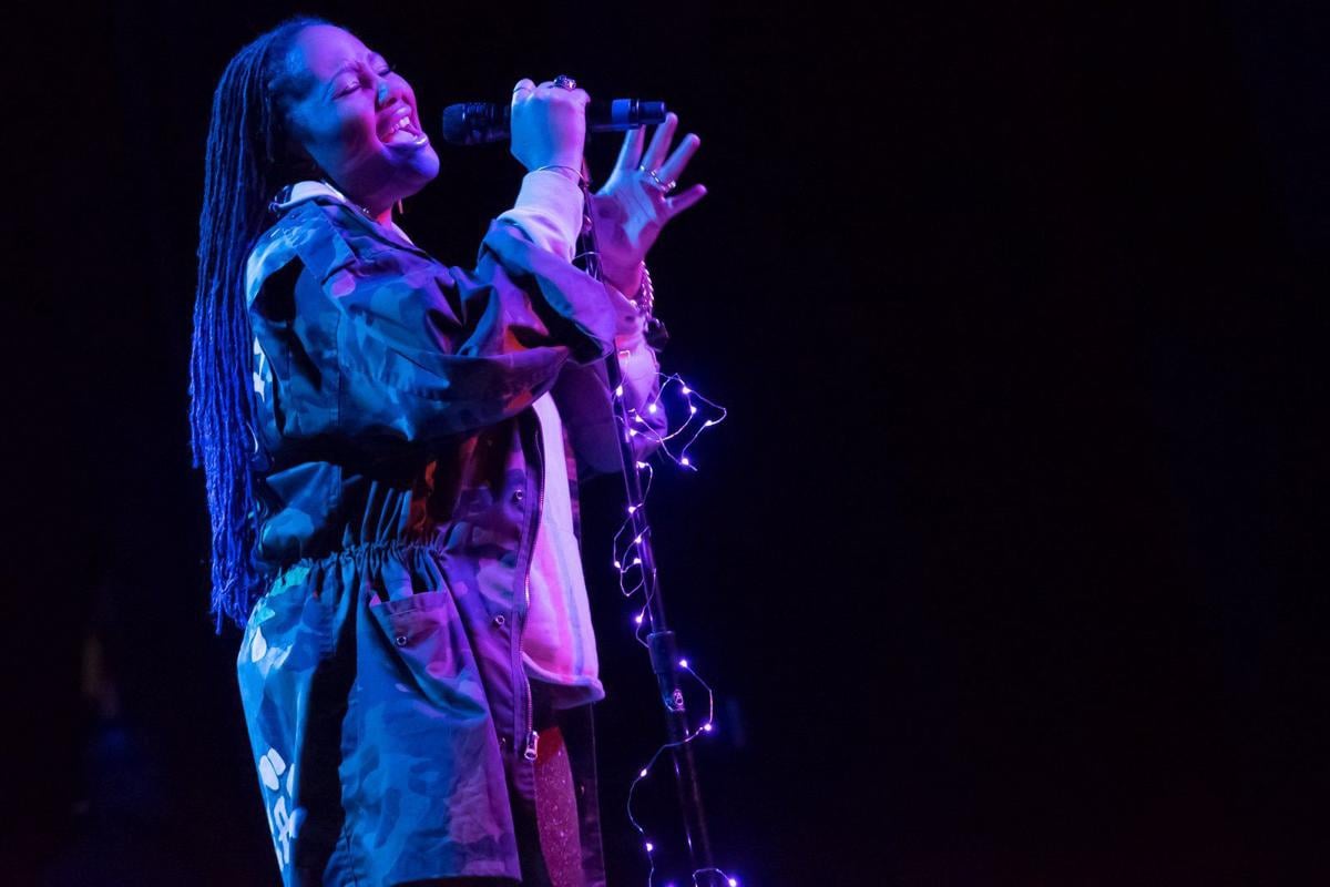 Lalah Hathaway Shakes Off Winter Chills With Searing Vocals During Pageant Concert The Blender Stltoday Com I'm not coming home anymore does it matter? lalah hathaway shakes off winter chills