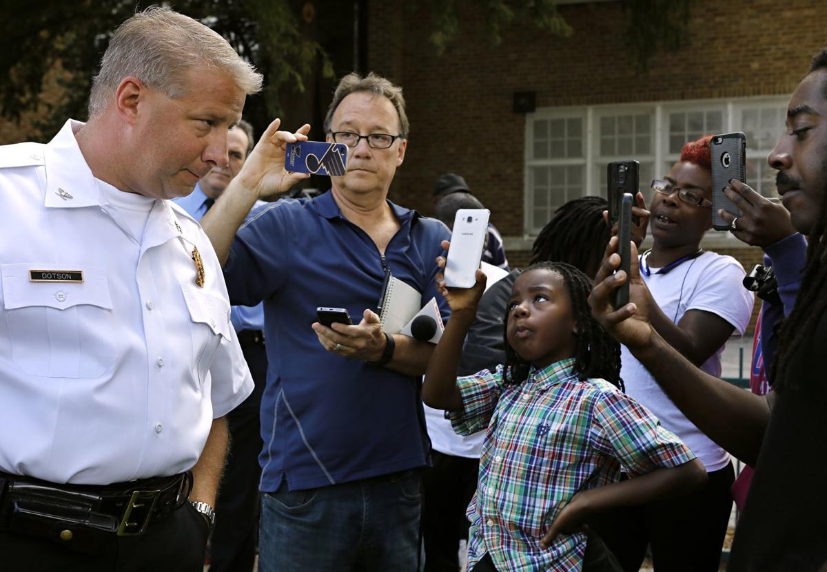 St. Louis police shoot, critically wound 14 year-old boy