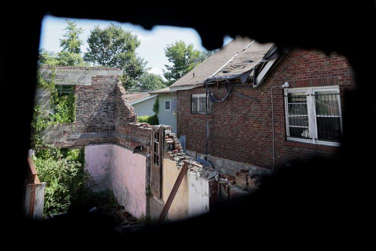 �����Ӱ�ԭ�� is paying $500,000 to fix a house in north city damaged by an LRA home in the tornado