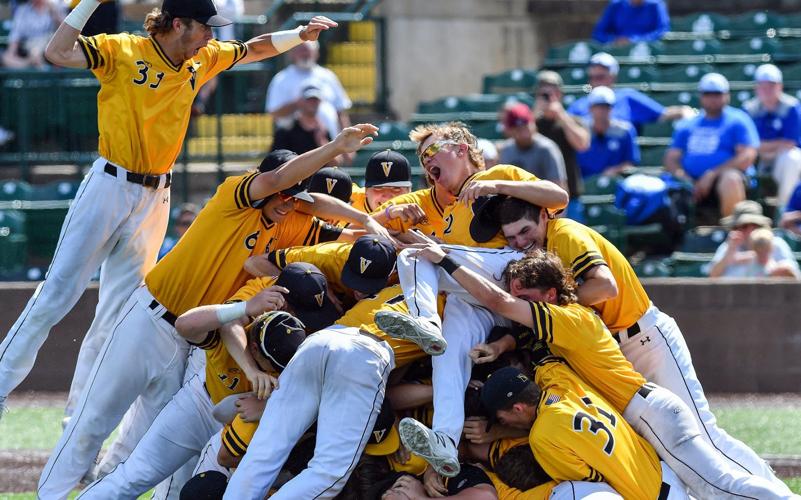 Class 5 baseball final-Vianney vs. Hickman