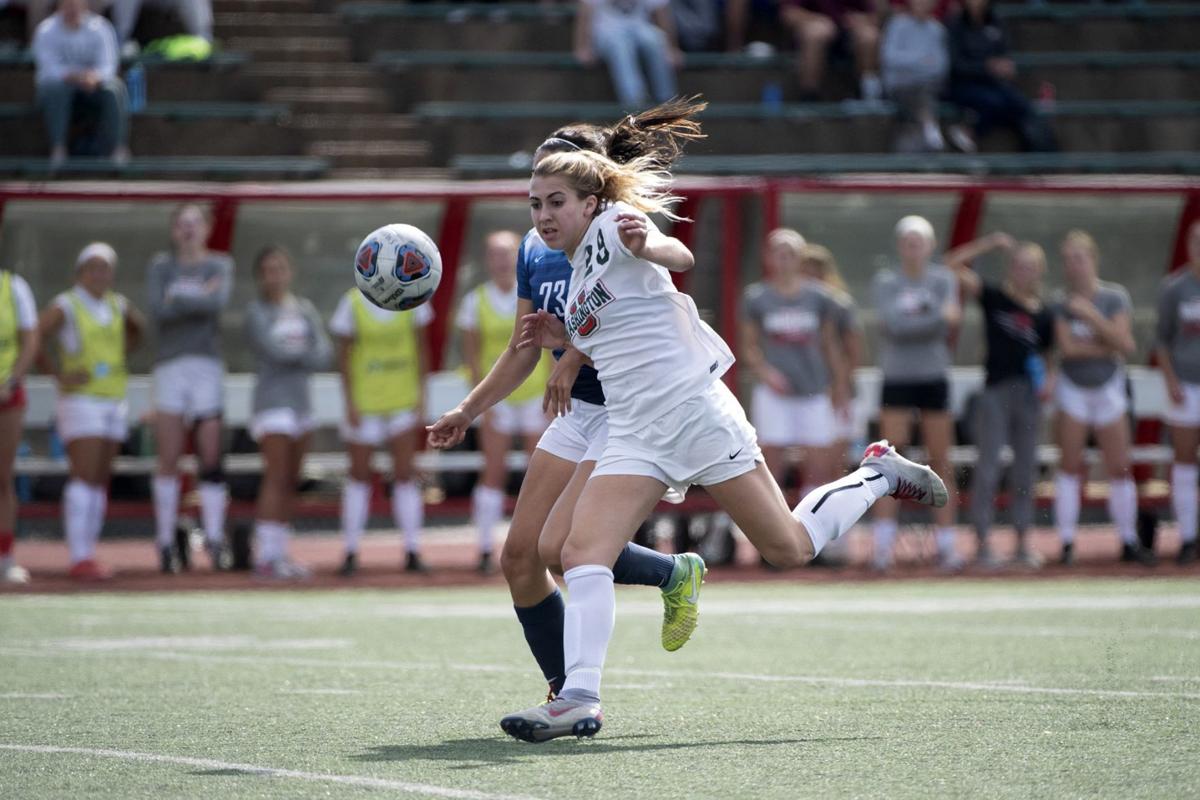 Young Washington U Women S Soccer Team Opens Season With No 3