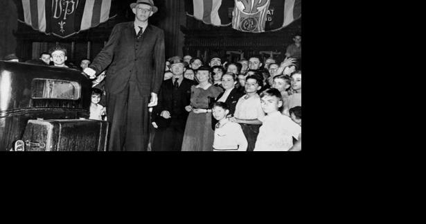 100 facts about Alton's gentle giant, Robert Wadlow - Vimarsana News