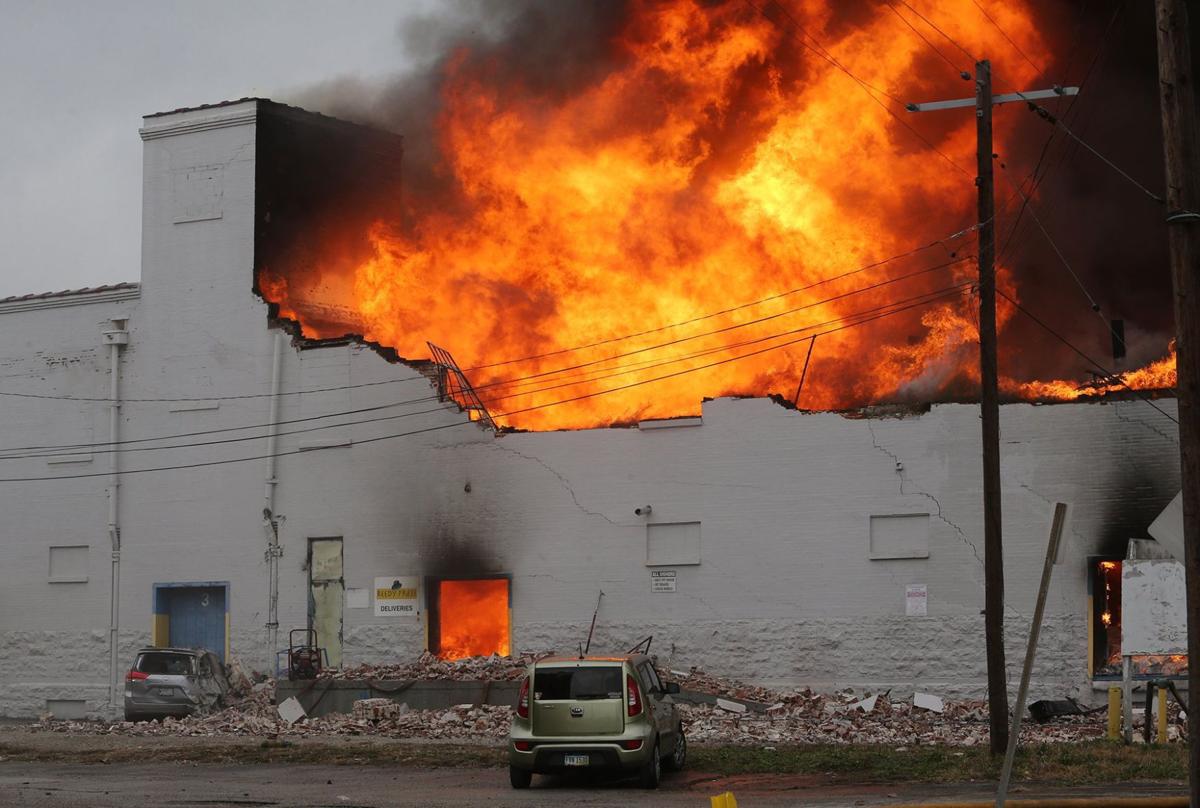 Five-alarm fire destroys St. Louis warehouse