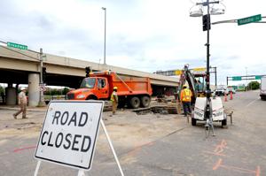 Interstate through St. Louis remains shutdown because of sinkhole