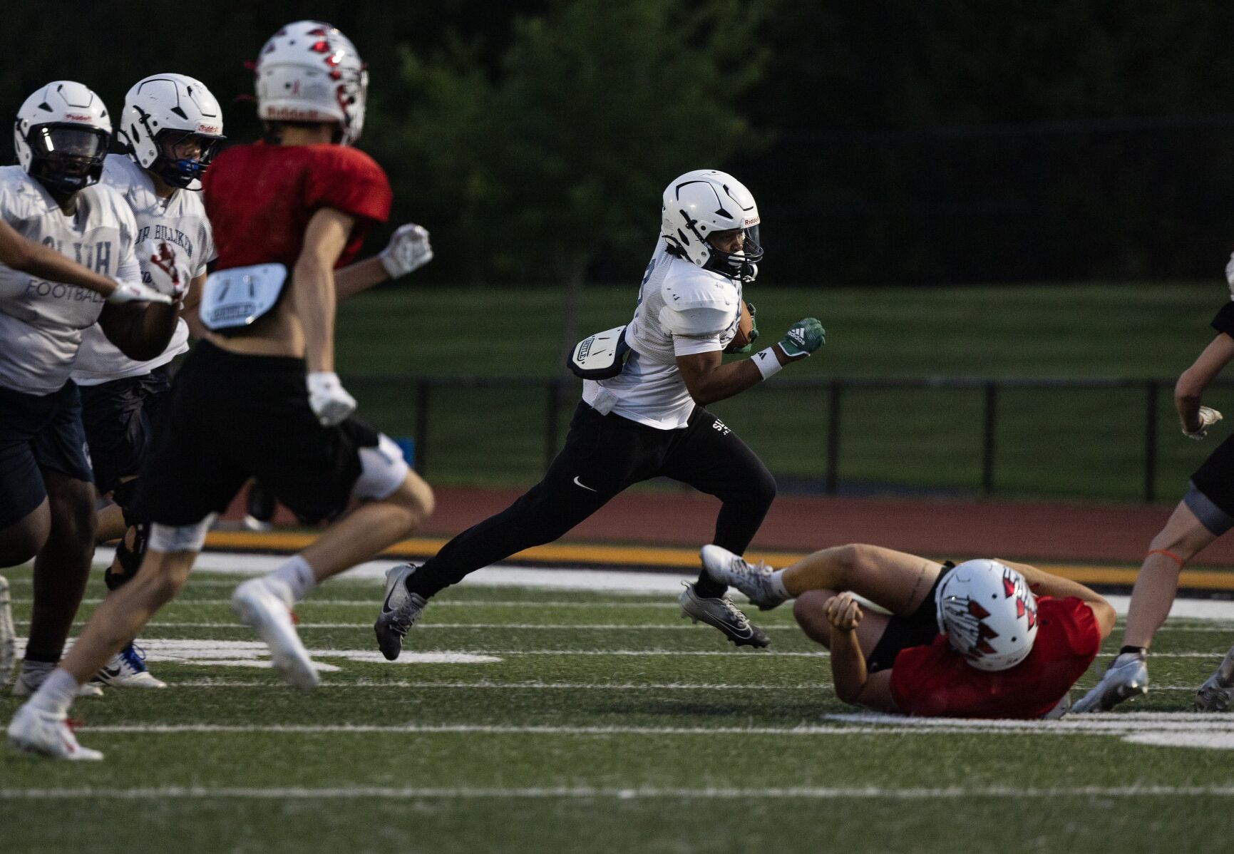 Fort Zumwalt East football scrimmage