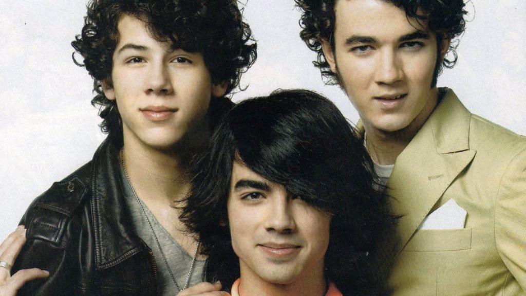 Jonas brothers orgy — 10