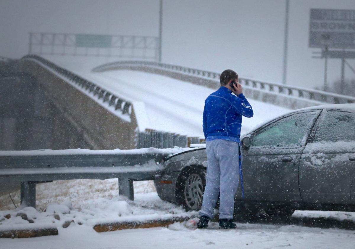 Snow Slams St Louis One Foot Of Snow Piles Up Across The Region