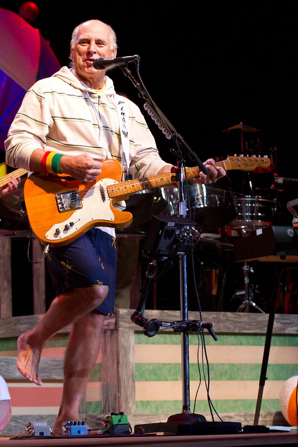 Parrotheads Brave Cool Temps For Buffett Show Concert Reviews Stltoday Com D a a7 where the jukebox is blastin' and the liquor is flowin' d a e e7 an occasional bottle of wine. parrotheads brave cool temps for