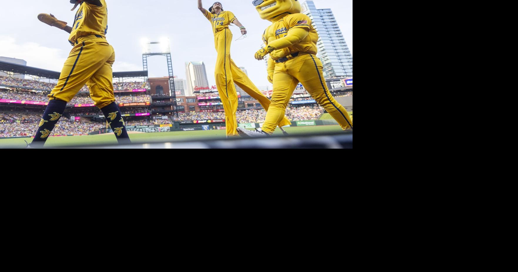 Savannah Bananas knock St. Louis entertainment level out of the park