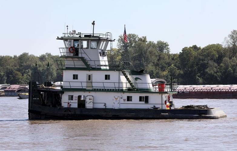 Body found floating in Mississippi River